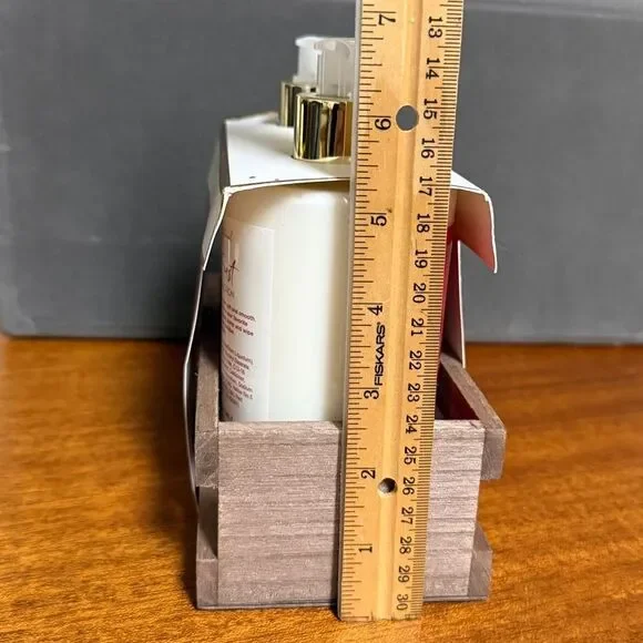 NIB Highland Natural Winter Frost Scented Luxury Hand Soap Lotion Set 16.9 fl oz - Picture 9 of 9